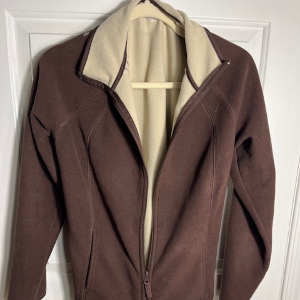 Cozy Brown & Cream color fleece jacket with zip closure, medium SJB Active